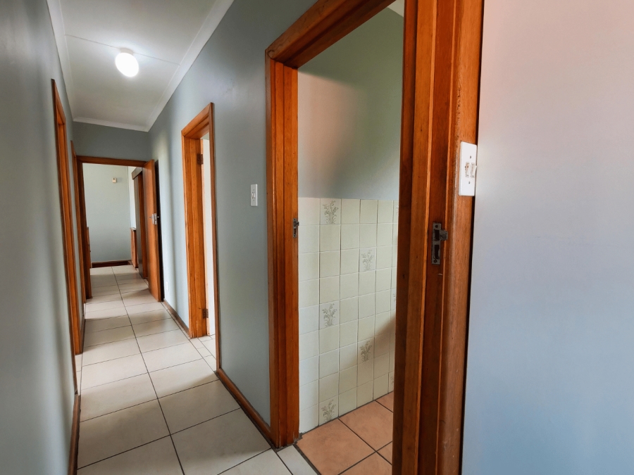 To Let 5 Bedroom Property for Rent in Gonubie Eastern Cape